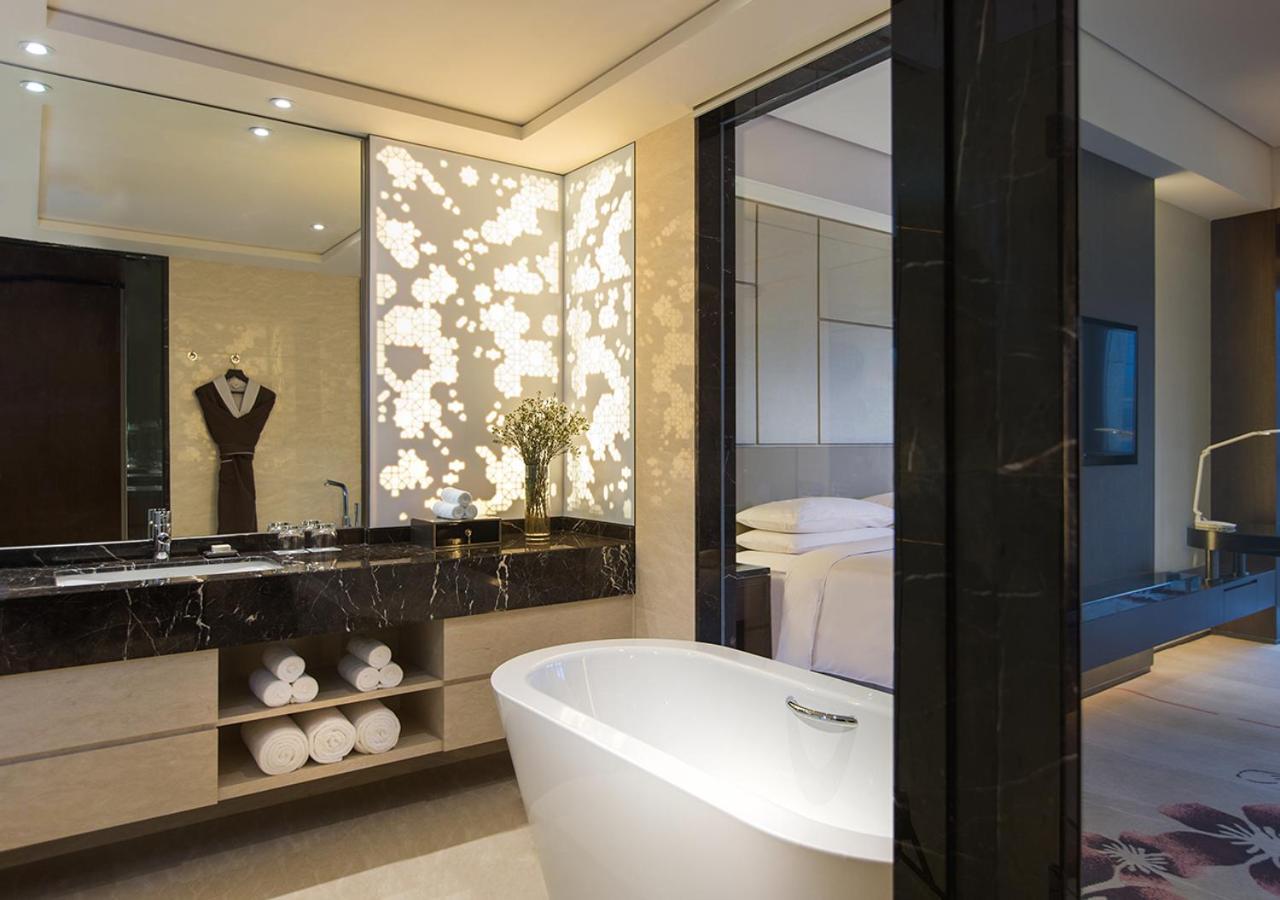 Renaissance Nanjing Olympic Centre Hotel Bagian luar foto